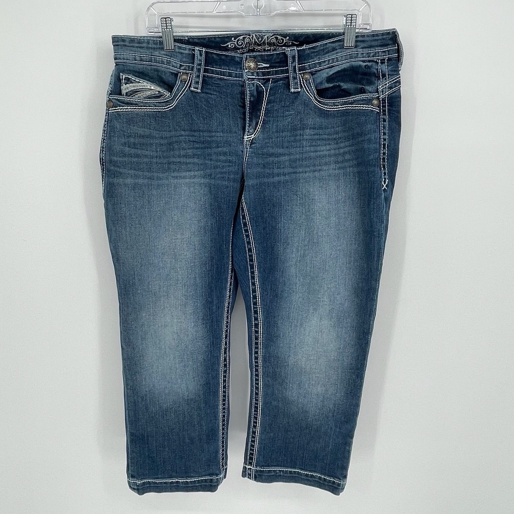 Maurices Women's Blue Embroidered Sequin Pocket Denim Capri Jeans Size 14 REG